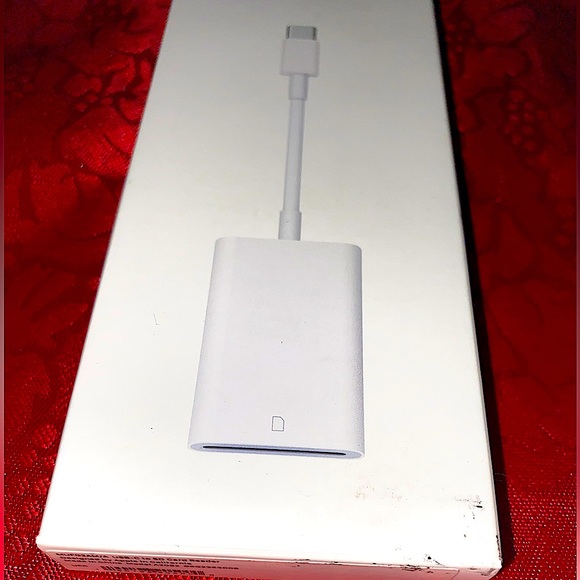 ✨Apple - USB-C to SD Card Reader Adaptor - NEW/SEALED BOX - Picture 14 of 16